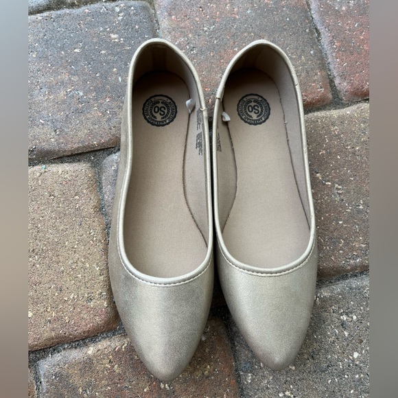 SO Gold Flats Slip-On Loafers - Picture 1 of 4